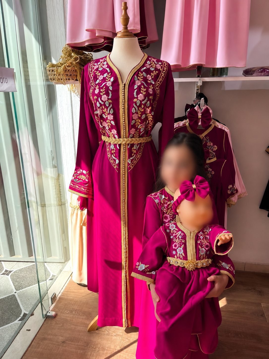Maman et fille en caftan assorti